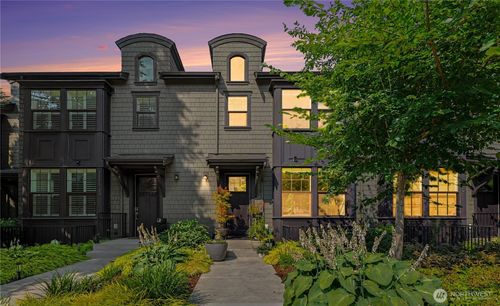 22-2111 9th Ave W, Seattle, WA, 98119-3078 | Card Image
