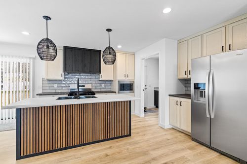 118 Division St, Sandstone, MN, 55072-5105 | Card Image