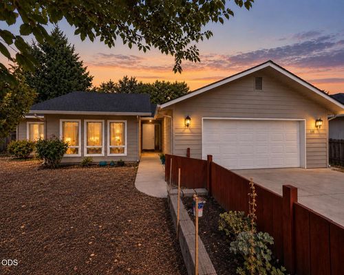 128 Fawn Cir, Shady Cove, OR, 97539-0125 | Card Image
