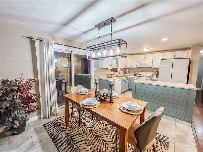 133 Glengarry Dr, House other with 3 bedrooms, 2 bathrooms and 2 parking in Coraopolis PA | Image 9