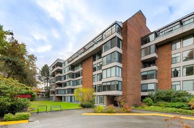 303 - 4101 Yew St, Condo with 2 bedrooms, 2 bathrooms and 2 parking in Vancouver BC | Image 1