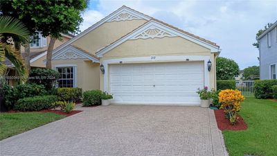 212 Berenger Walk, House other with 3 bedrooms, 2 bathrooms and null parking in Royal Palm Beach FL | Image 1