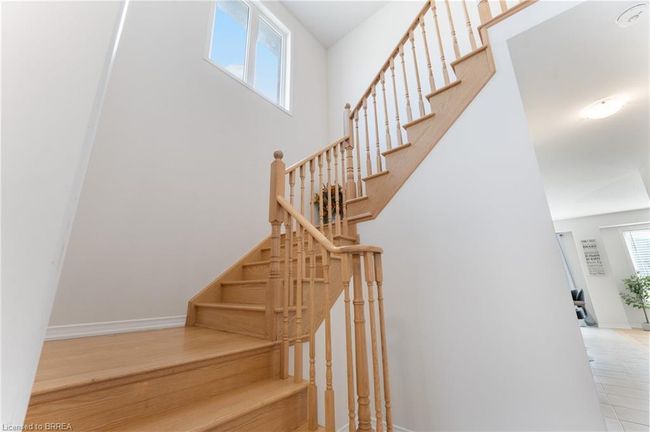 83 Munro Cir, House other with 4 bedrooms, 3 bathrooms and 4 parking in Brantford ON | Image 21