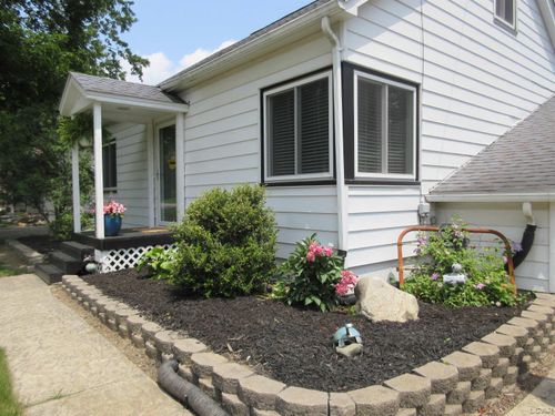 9239 Tipton Hwy, Tipton, MI, 49287-8729 | Card Image