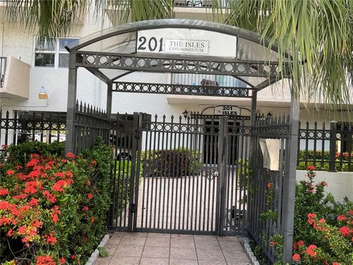 206-201 180th Dr, Sunny Isles Beach, FL, 33160-2728 | Card Image
