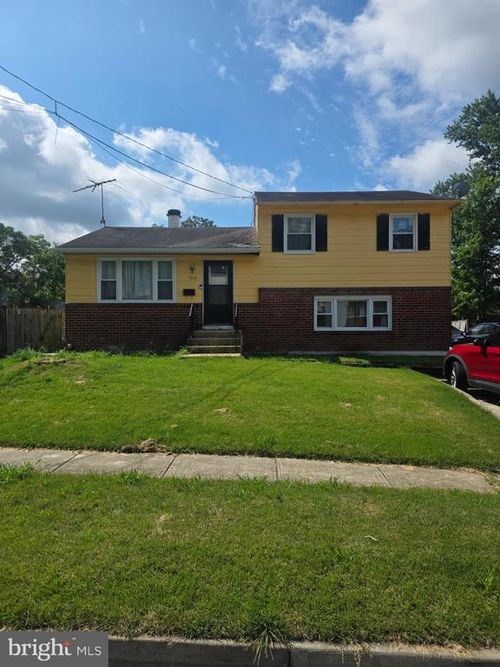7511 Newberry Ln, LANHAM, MD, 20706-3768 | Card Image