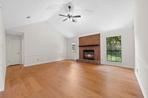 6337 Eastbrier Dr, Bartlett, TN, 38135-2529 | Card Image