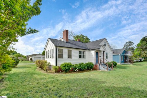 201 Pine St, Clinton, SC, 29325-3034 | Card Image