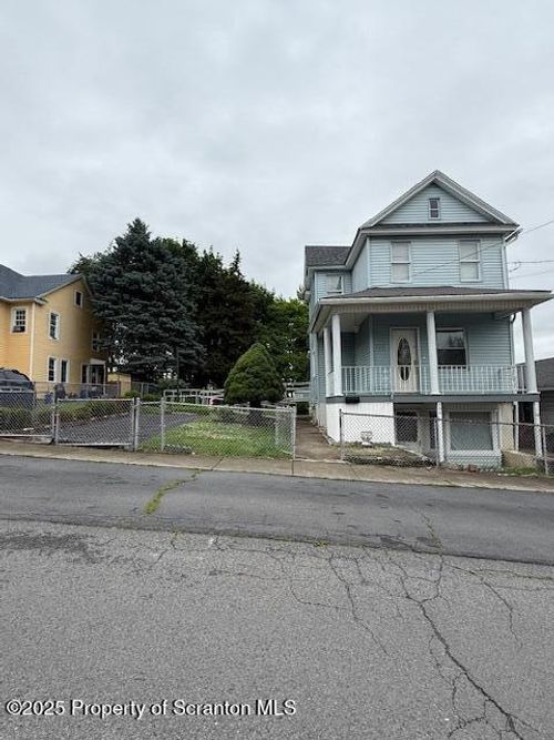 554 Back St, Scranton, PA, 18504-3132 | Card Image