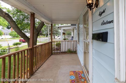 816 Comfort St, Lansing, MI, 48915-1303 | Card Image
