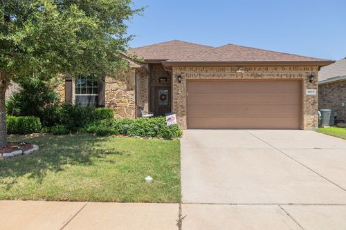 1057 Meadow Scape Dr, Burleson, TX, 76028-1885 | Card Image