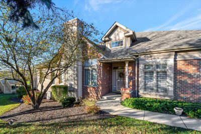 47 Shadow Creek Circle, Home with 2 bedrooms, 2 bathrooms and 4 parking in Palos Heights IL | Image 3