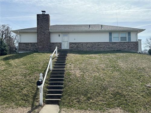 922 E 4th St, Maryville, MO, 64468-1828 | Card Image