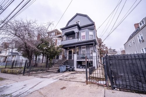 924 Grove St, Irvington, NJ, 07111-4775 | Card Image