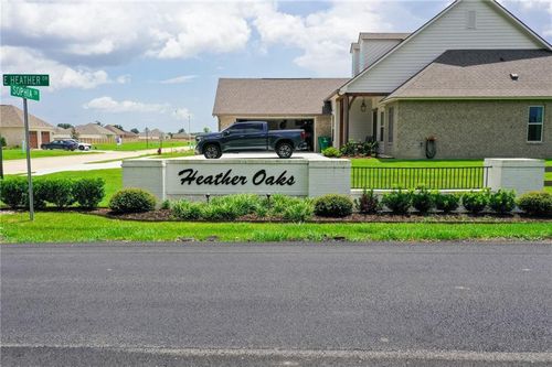 328 Sophia Dr, Luling, LA, 70070-4215 | Card Image