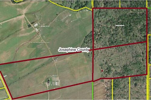 1701 White Schoolhouse Rd, Cave Junction, OR, 97523-9707 | Card Image