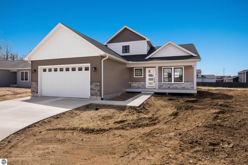 2102 Cottonwood Avenue, Grawn, MI, 49637 | Card Image