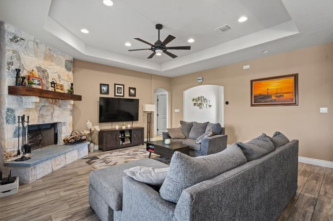 308 First Down Dash, House other with 3 bedrooms, 3 bathrooms and 6 parking in Burnet TX | Image 6