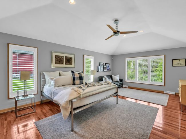 8 Lake Pointe Cir, House other with 5 bedrooms, 3 bathrooms and null parking in Wind Point WI | Image 14
