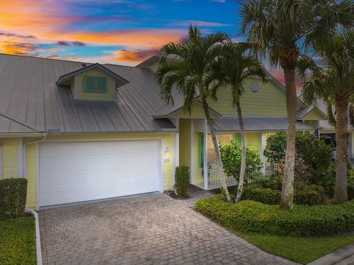 424 Pineapple Sq Sw, Vero Beach, FL, 32962-3381 | Card Image