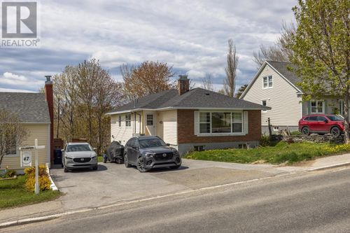 49 Brookfield Ave, Home with 5 bedrooms, 2 bathrooms and null parking in Corner Brook NL | Card Image