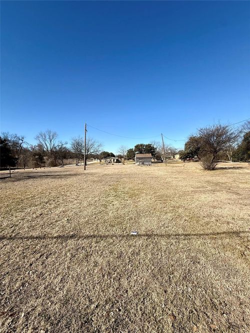 221 Williams St, Marlin, TX, 76661-3076 | Card Image