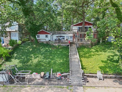 67173 Victory Shore Dr, Dowagiac, MI, 49047-8924 | Card Image