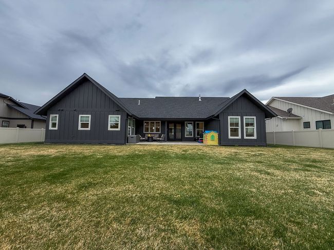 Back of the home | Image 23