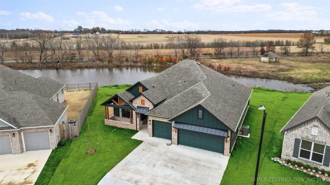 6133 S 320 Th East Ave, House other with 3 bedrooms, 3 bathrooms and null parking in Broken Arrow OK | Image 4