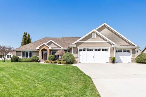 960 Springfield Drive, LAWRENCE, WI, 54115 | Card Image