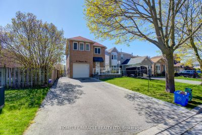 41 Fieldview Cres, House other with 3 bedrooms, 4 bathrooms and 4 parking in Whitby ON | Image 3