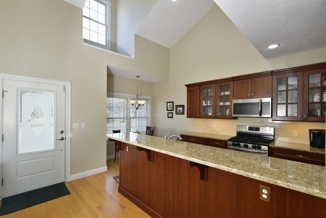 8 - 8 Dante Ave, Condo with 2 bedrooms, 3 bathrooms and 2 parking in Franklin MA | Image 5