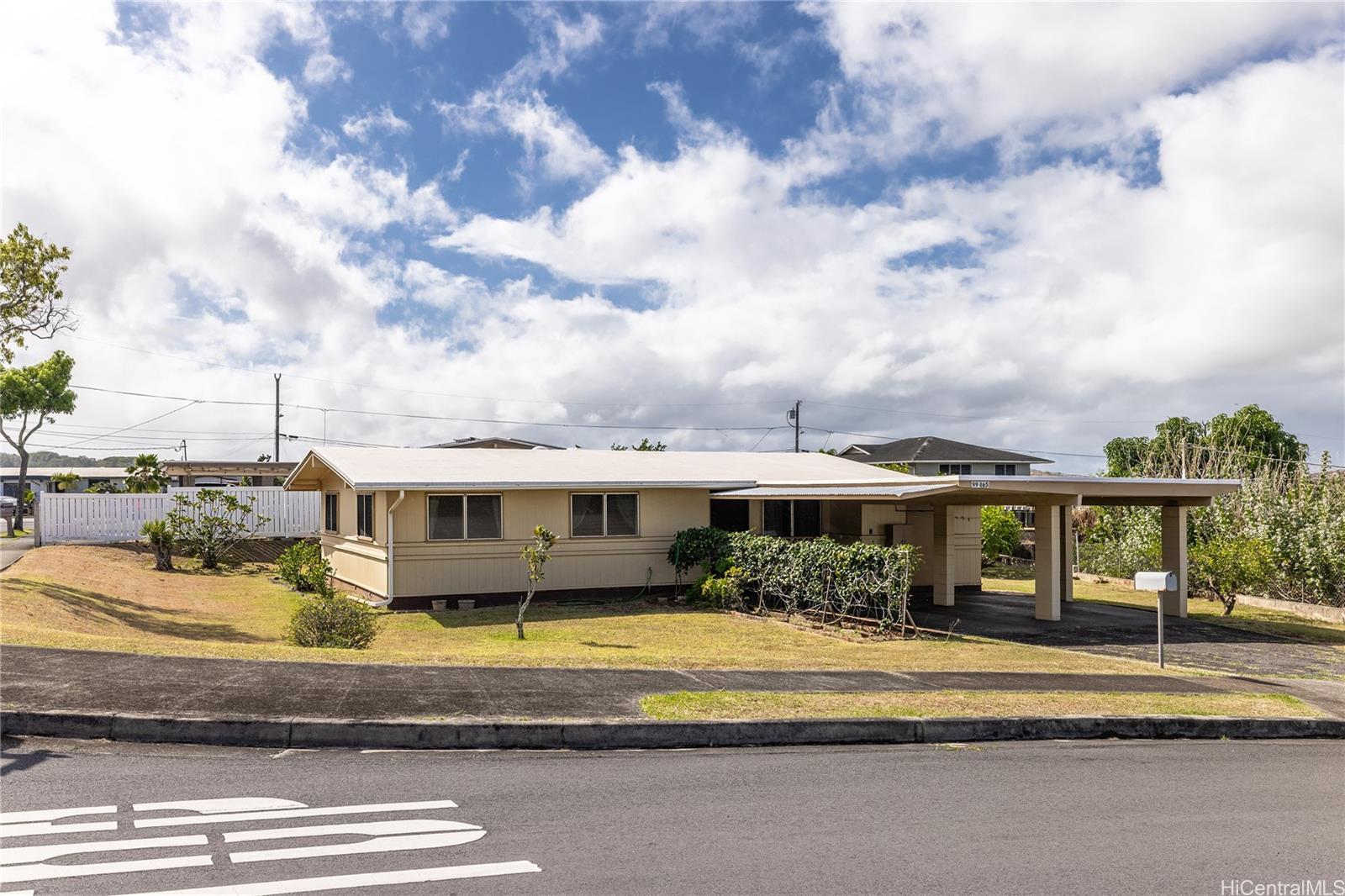 Nahiolea St, Aiea, HI 96701