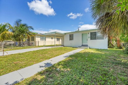 1208 W 32nd St, Riviera Beach, FL, 33404-3560 | Card Image