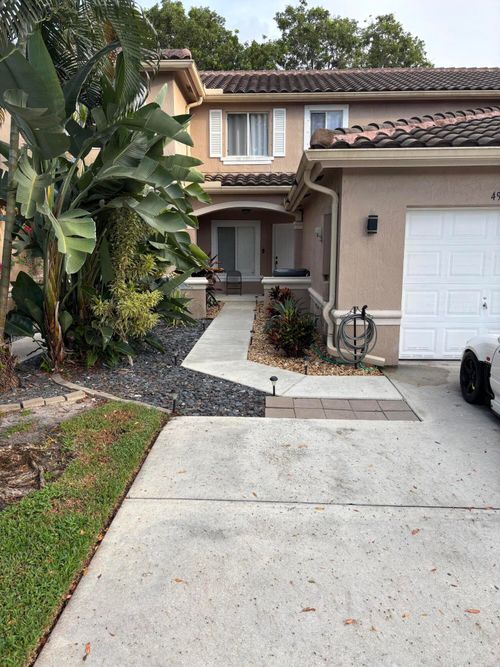 4915 Pinemore Ln, Lake Worth, FL, 33463-6996 | Card Image