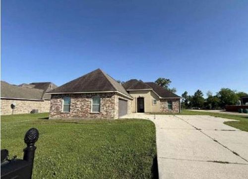 391 Crossing North St, Thibodaux, LA, 70301-6841 | Card Image