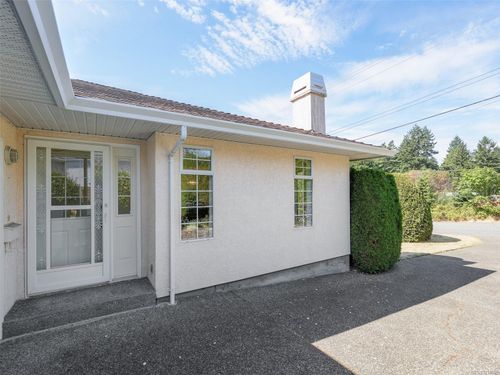 4745 Falaise Dr, Saanich, BC, V8Y3E8 | Card Image