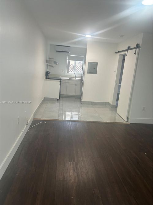 apt-15-8260 Byron Ave, Miami Beach, FL, 33141-4932 | Card Image