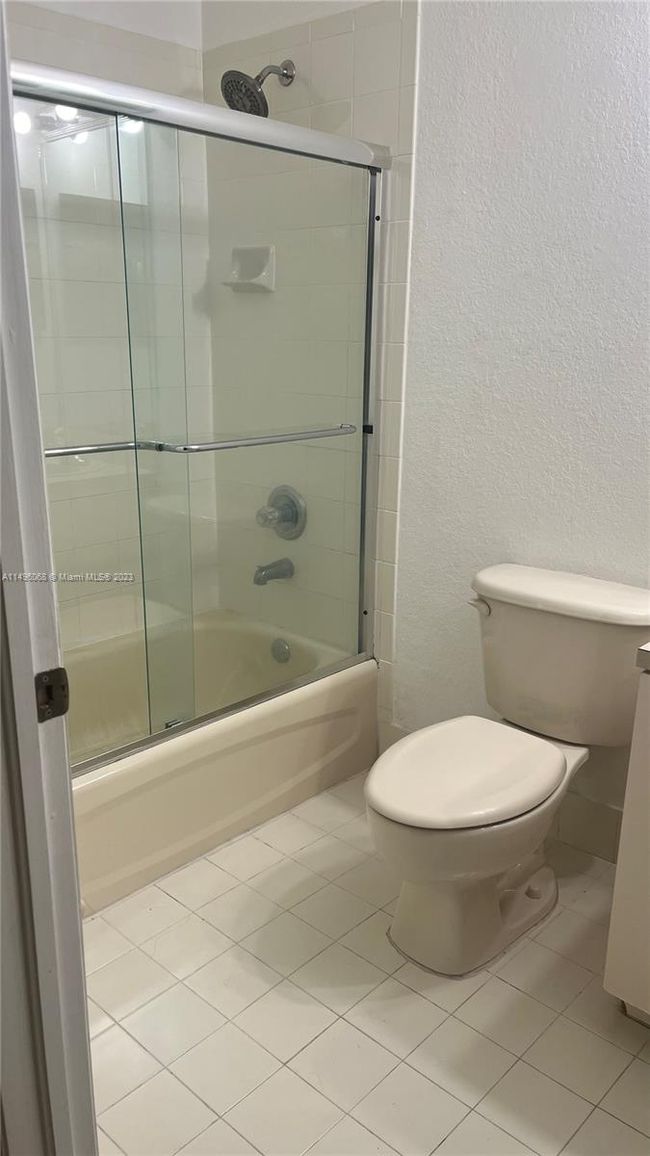 APT-209 - 8838 W Flagler St, Condo with 3 bedrooms, 3 bathrooms and null parking in MIAMI FL | Image 6