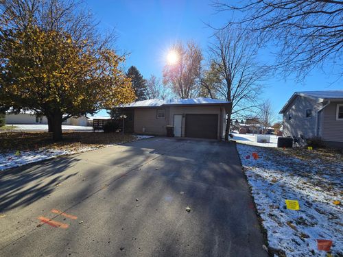 110 Dorothy St, Fairmont, MN, 56031-3507 | Card Image