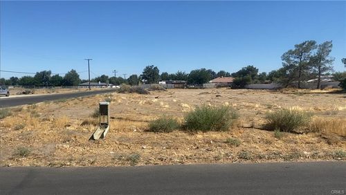 10711 E Avenue R8, Littlerock, CA, 93543-1332 | Card Image