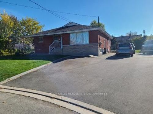 lower-8 Salmond Crt, Hamilton, ON, L8T2J7 | Card Image