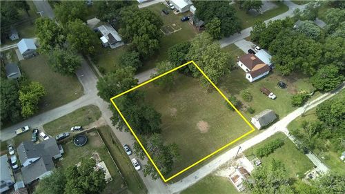 422 &428 E 3rd Street, Cherryvale, KS, 67335 | Card Image