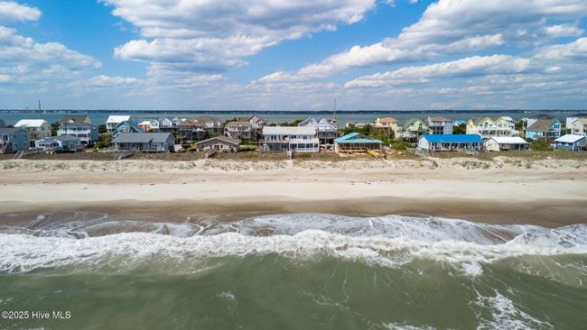 WEST - 2003 Ocean Dr, Townhouse with 4 bedrooms, 3 bathrooms and null parking in Emerald Isle NC | Image 44