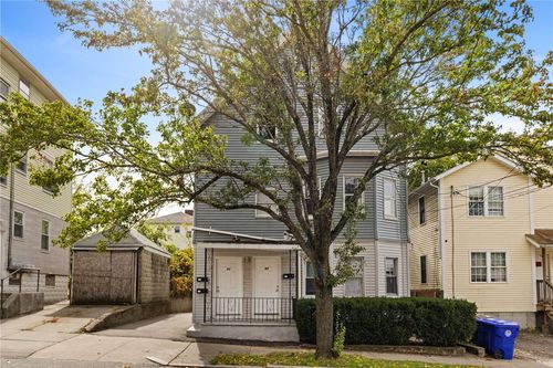 90 Rosedale St, Providence, RI, 02909-2111 | Card Image