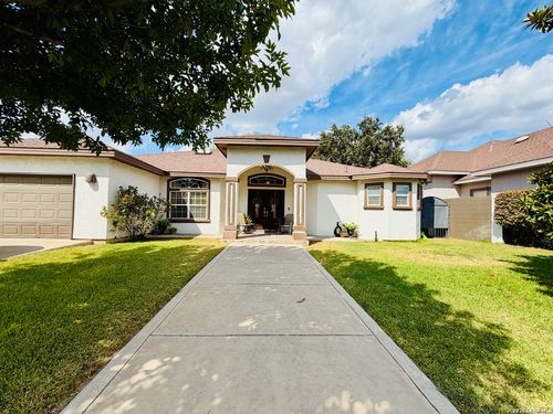 2285 Misty Willow Dr, Eagle Pass, TX, 78852-6411 | Card Image