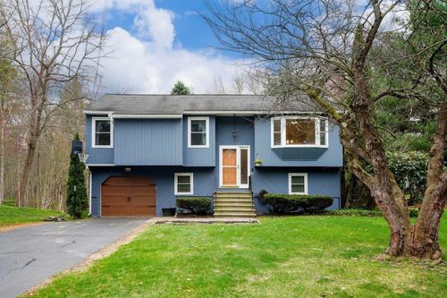 21 W Chamberlain Rd, Merrimack, NH, 03054-4009 | Card Image