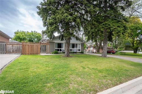 137 Wakefield Rd, Milton, ON, L9T2L7 | Card Image