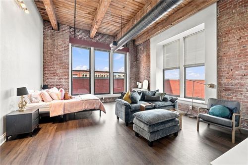 216-308 W 8th St, Kansas City, MO, 64105-1520 | Card Image