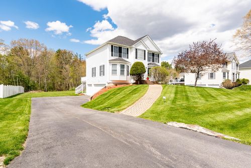 20 Ezras Way, Dover, NH, 03820-5504 | Card Image